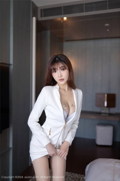 好看的二次元情头2张污一点的海报